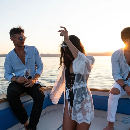 Evento in barca privata: Punta San Vigilio e Garda da Salò 2